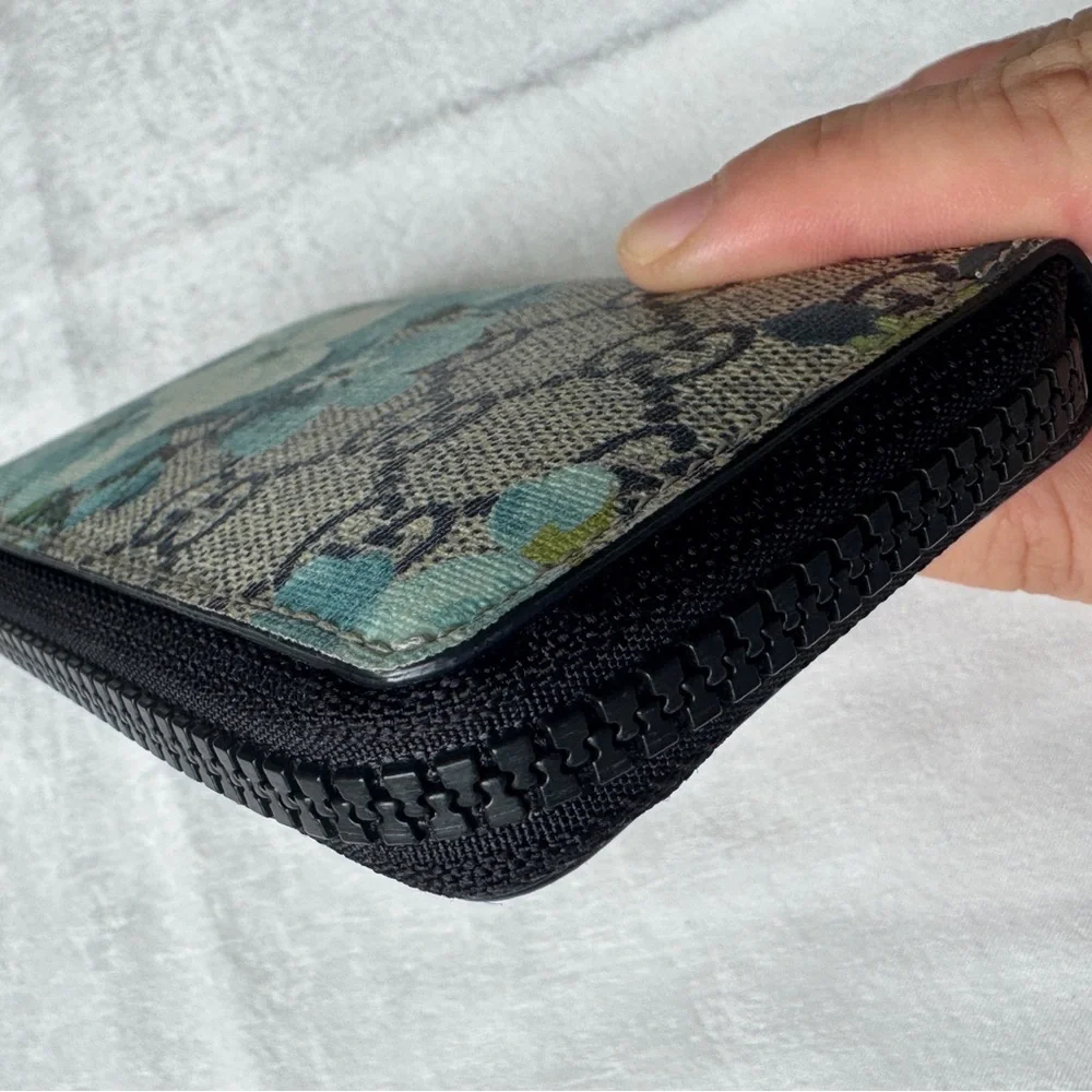Gucci Blue Floral GG Supreme Zip Wallet - Picture 4 of 7